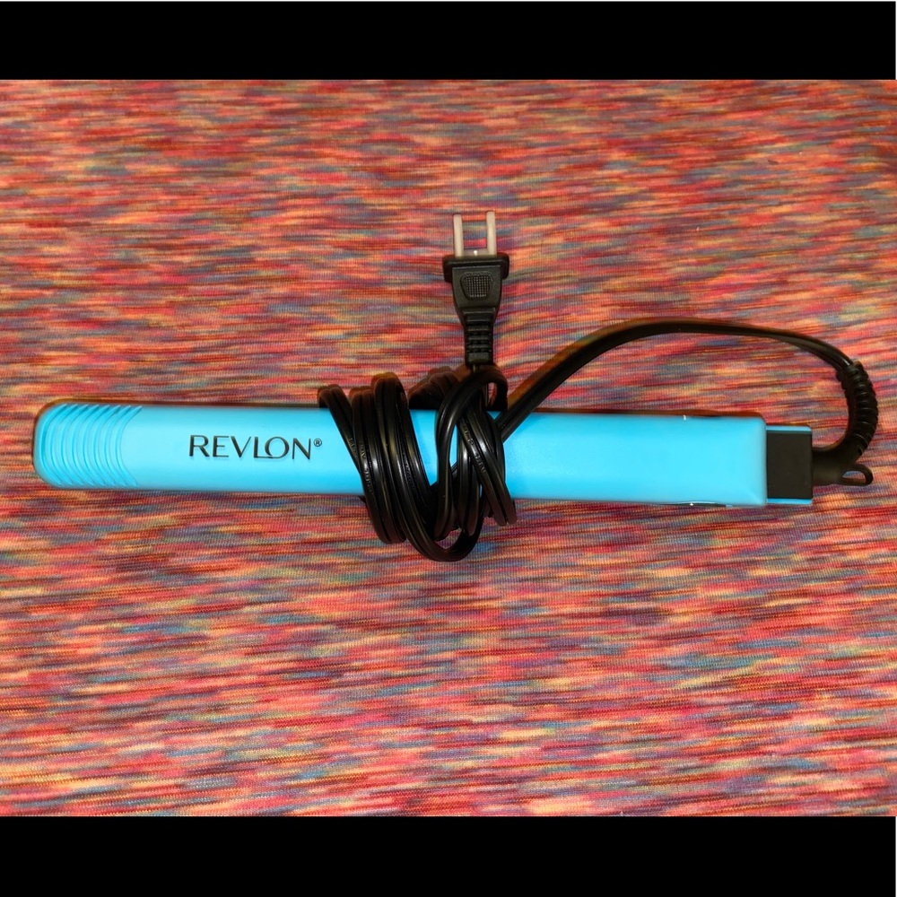 Travel Size Straightener Revlon